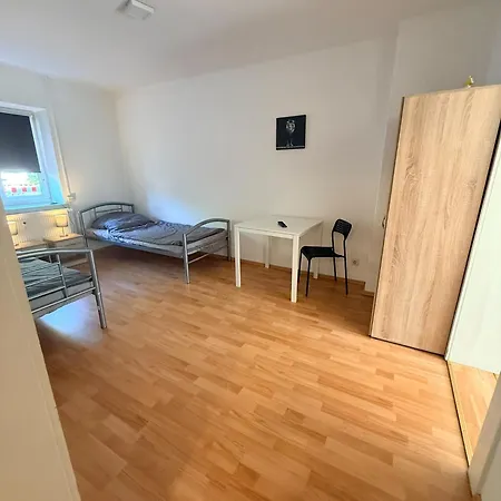 4-5 Personen Monteurs In Ruhiger Wohnlage Apartment *